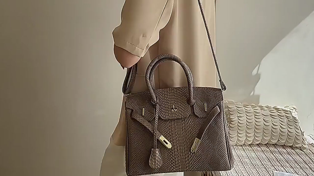 Women's Retro Quilted Flap Shoulder Bag